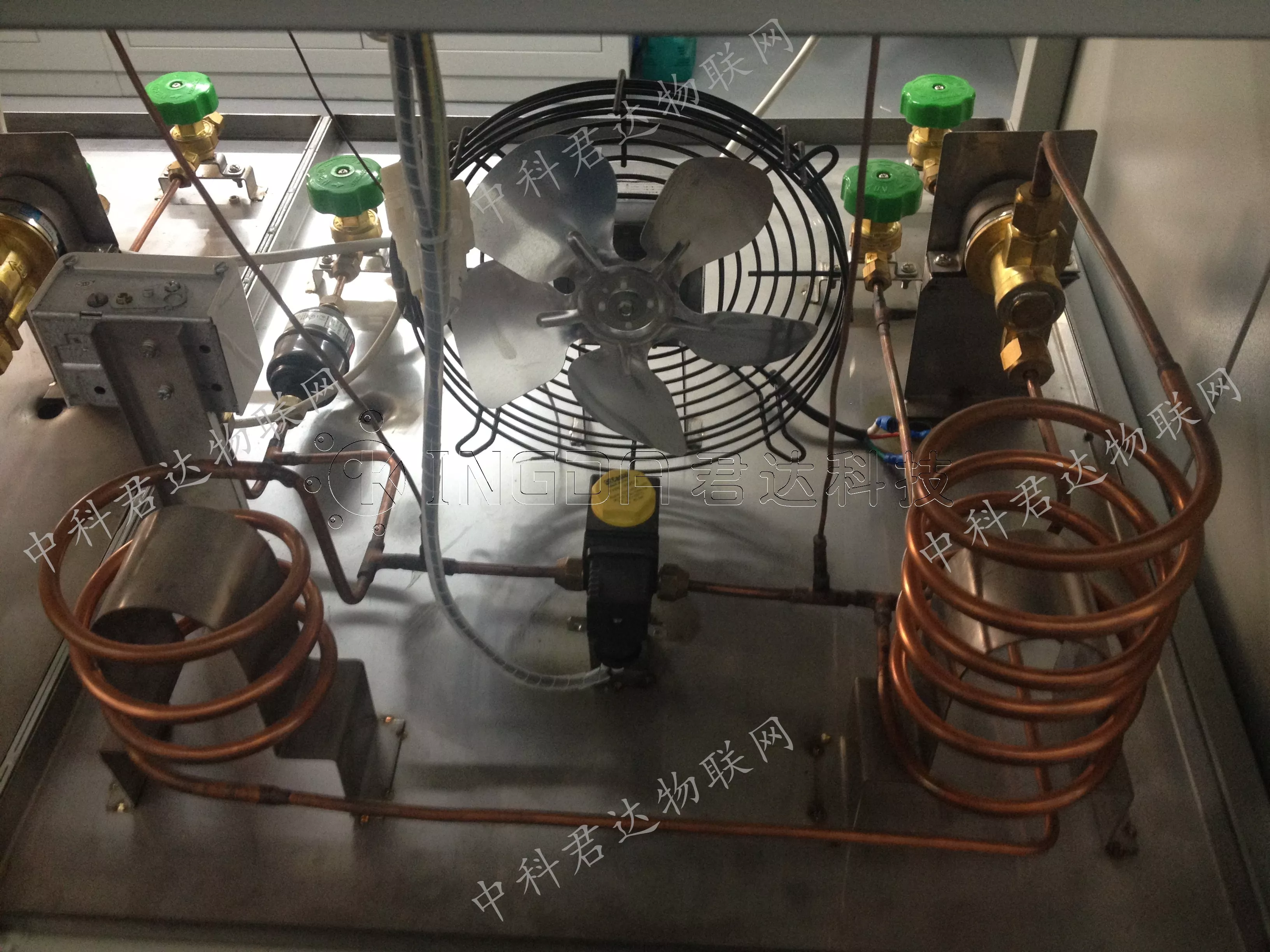 Compressor aging life test equipment